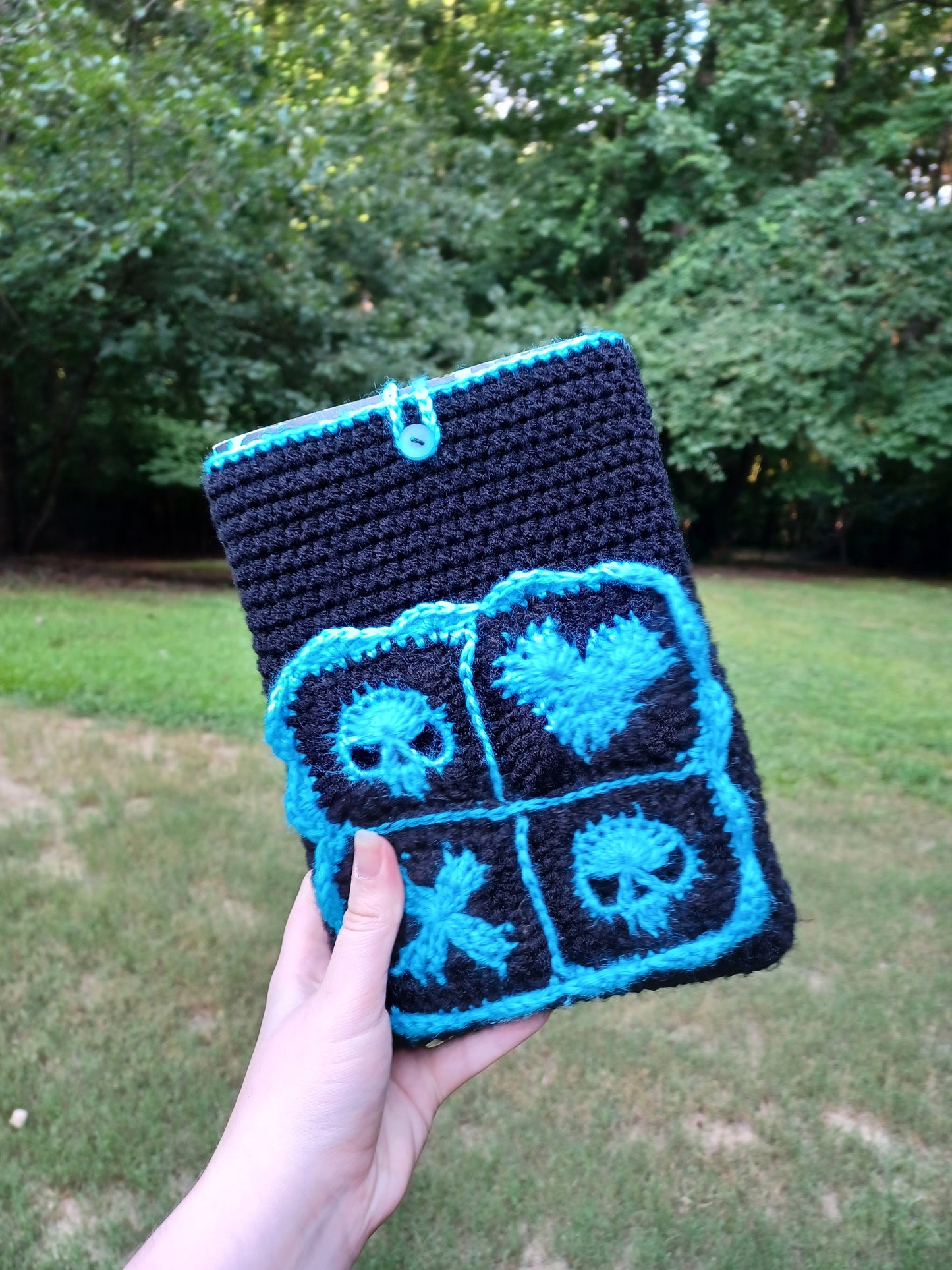 'Lights Out' Themed Crochet Book Sleeve