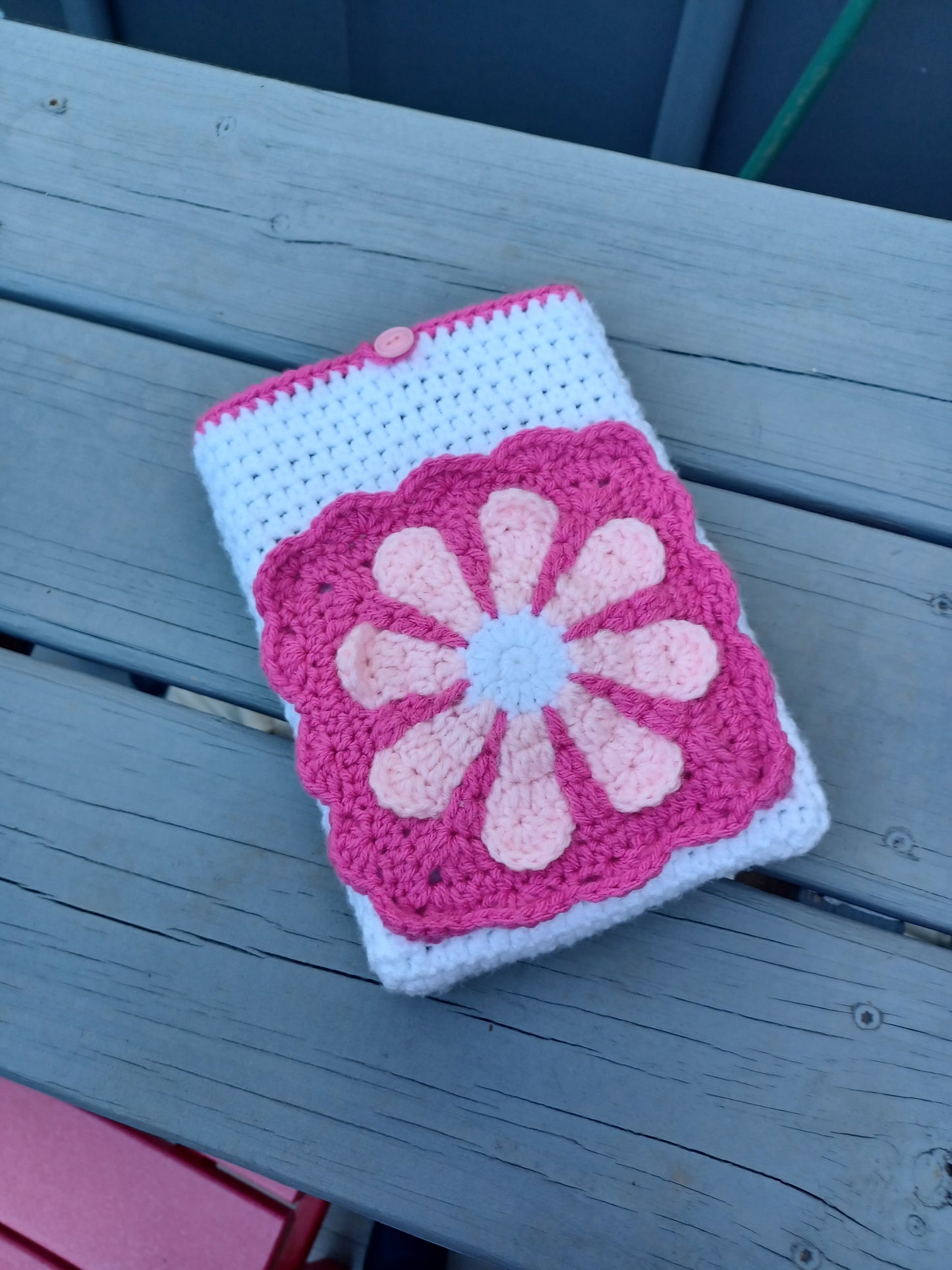 'Roses are Red' Crochet Book Sleeve